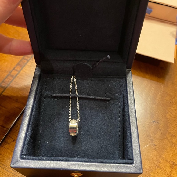 EMPREINTE PENDANT, WHITE GOLD - Picture 3 of 5